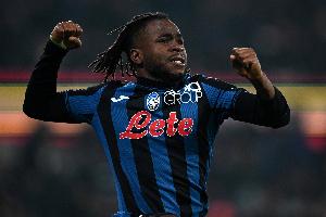 米体:结束夏窗罢训风波,卢克曼即将回归亚特兰大重新为球队出战